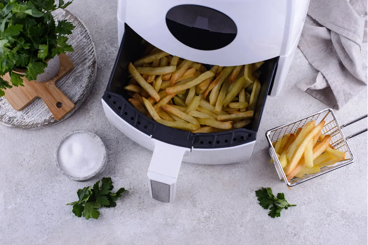 Frozen fries cooked in air fryer to perfection